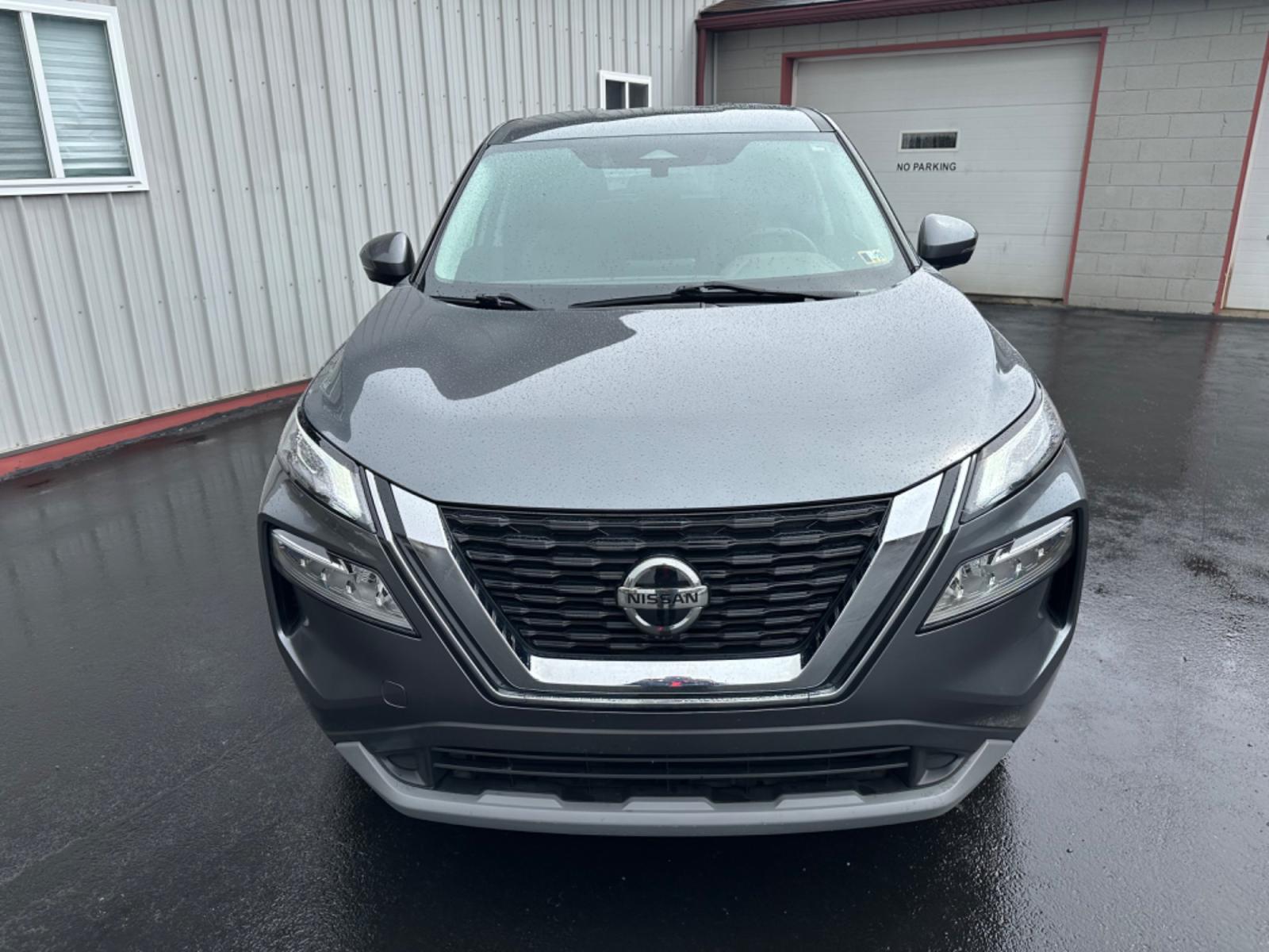 2021 Gray Nissan Rogue sv (5N1AT3BB6MC) with an 4 engine, automatic transmission, located at 8464 Route 219, Brockway, PA, 15824, (814) 265-1330, 41.226871, -78.780518 - Super clean, well taken care of 2021 Nissan Rogue SV AWD with cloth interior, power/heated front seats, big screen radio with back up camera, factory alloys, and ONLY 42000 miles. - Photo #22